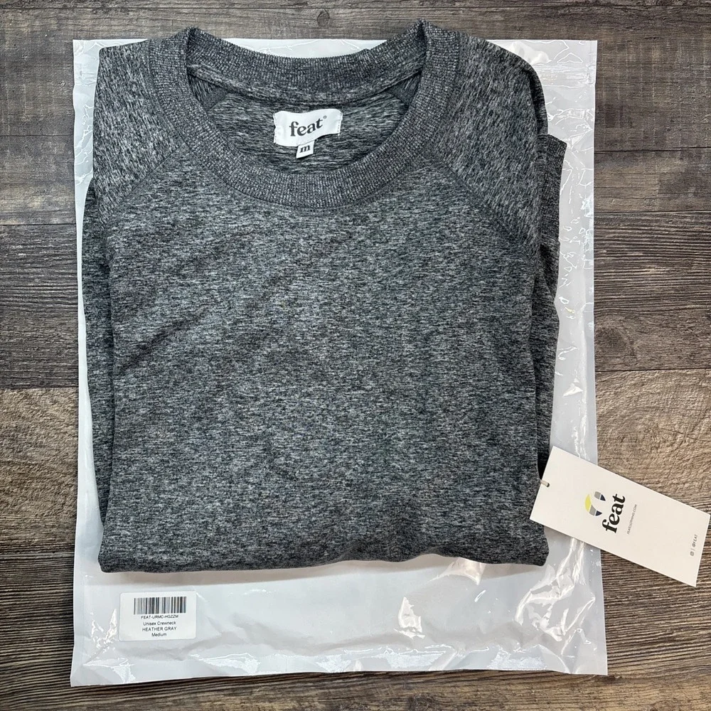 Feat Unisex Medium FlowTech Roam Crewneck Heather Gray 4 Way‎ Stretch NEW
